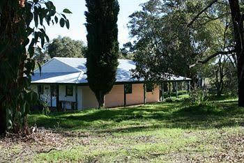 Hoddywell Cottage - Whitsundays Accommodation 0