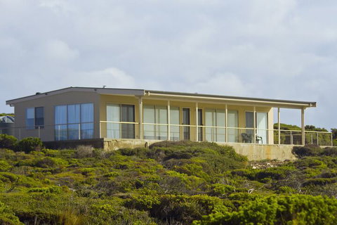 Hanson Bay Wildlife Sanctuary And Cabins - Whitsundays Accommodation 3