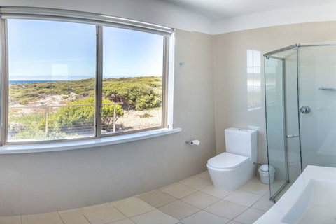 Hanson Bay Wildlife Sanctuary And Cabins - Whitsundays Accommodation 6