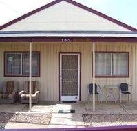 Aussie Bacon  Eggs Cottages - Whitsundays Accommodation