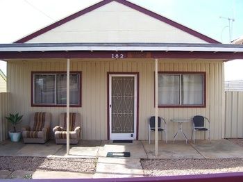 Aussie Bacon & Eggs Cottages - Whitsundays Accommodation 0