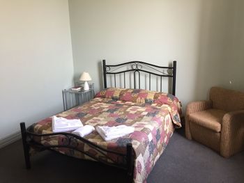 Duke Of Kent Hotel - Whitsundays Accommodation 3