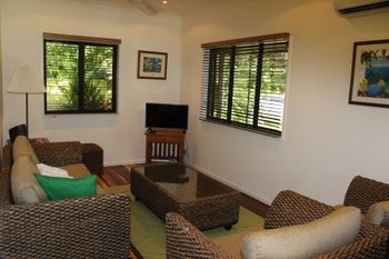 Yamacutta House - Whitsundays Accommodation 2