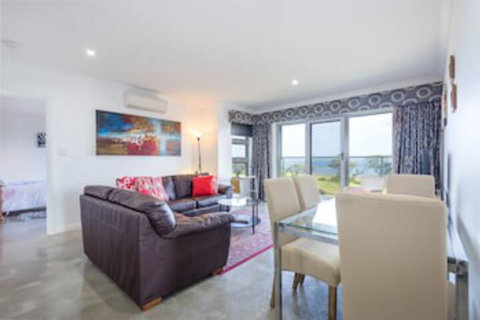 Alfra 23 - Whitsundays Accommodation 0