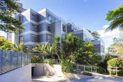 2 Bdrm North Sydney With Harbour Views - Whitsundays Accommodation 1