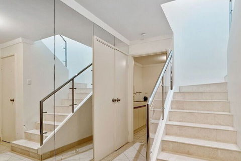 Cottesloe Ocean View House - Whitsundays Accommodation 5