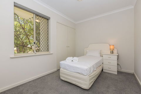 The Burswood Townhouse - Whitsundays Accommodation 6