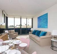 Large Modern 2 Bedroom Apartment Near Lake Claremont - Whitsundays Accommodation
