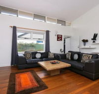 Spacious 5 Bed Home Close To Cottesloe Beach - Whitsundays Accommodation
