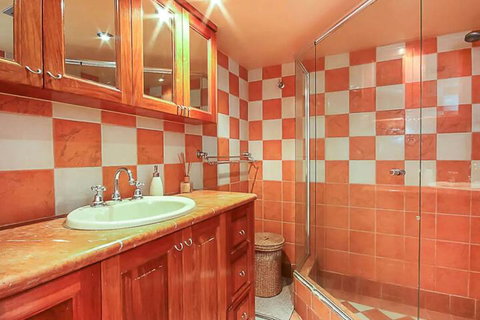 Spacious 2 Bedroom Apartment With Panoramic Views - Whitsundays Accommodation 2