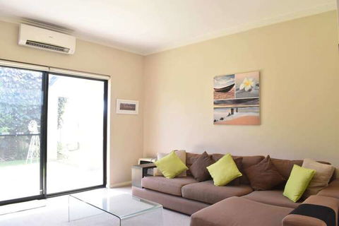 Comfortable 2 Bedroom With Serene Garden - Whitsundays Accommodation 6