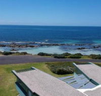 Boathouse nearly in the water  wonderful views - Whitsundays Accommodation