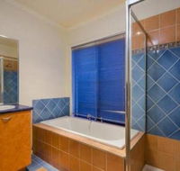 galahonest seabrook house west melbourne - Whitsundays Accommodation