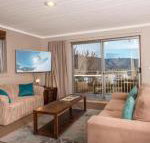Erulisse Spacious townhouse with magical lake views - Whitsundays Accommodation