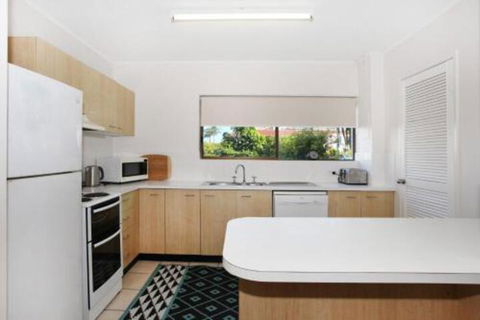 Unit 2 Cooltoro Court 7 Frank Street Coolum Beach 400 BOND LINEN INCLUDED - Whitsundays Accommodation 1