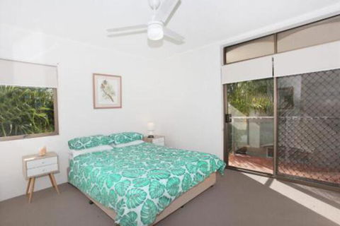 Unit 2 Cooltoro Court 7 Frank Street Coolum Beach 400 BOND LINEN INCLUDED - Whitsundays Accommodation 2