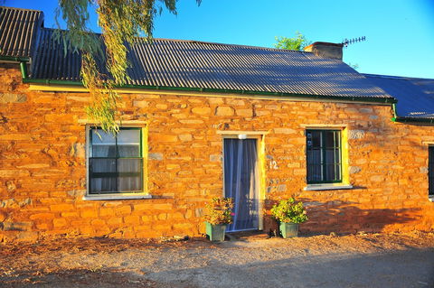 Emma Tiver Heritage Cottage - Whitsundays Accommodation 0