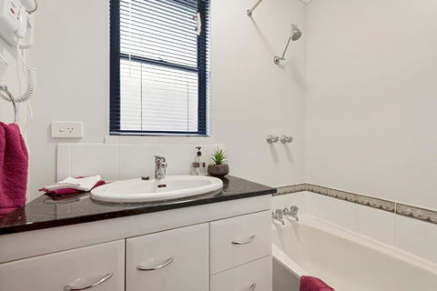 Aruba Apartments - Whitsundays Accommodation 4