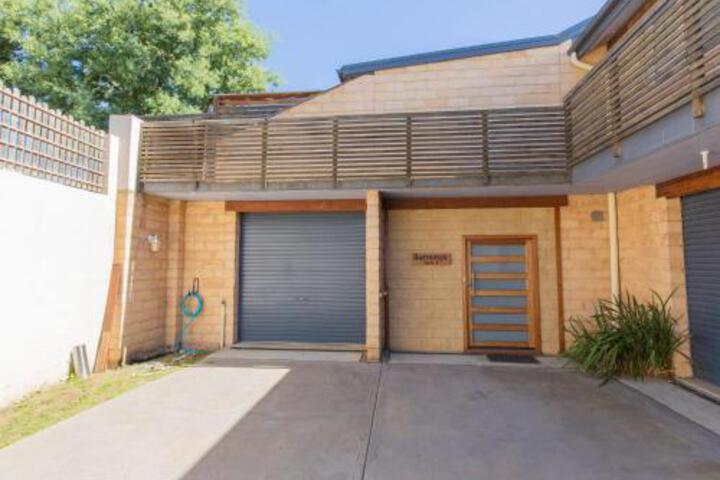 Jindabyne NSW Whitsundays Accommodation