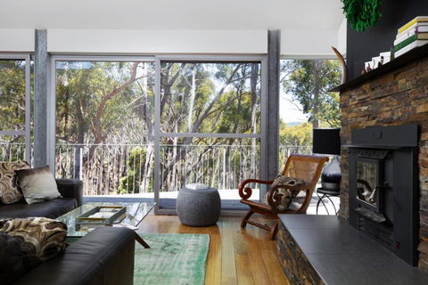The Bird House - Whitsundays Accommodation 1
