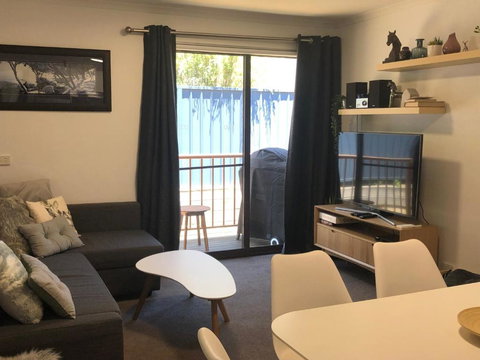 Lake N Snow 4 - Whitsundays Accommodation 4