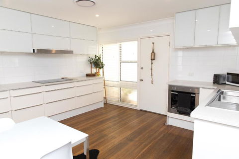 White Beach Cottage - Whitsundays Accommodation 6