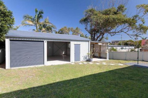 SeaHaven 2 Richardson Ave Large Home With Aircon Smart TV WIFI Netflix & Boat Parking - Whitsundays Accommodation 7