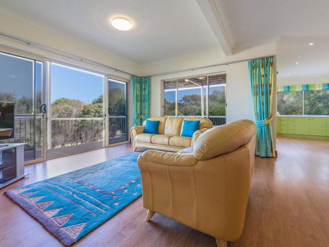 Seaclusion 8 View Court Carrickalinga - Whitsundays Accommodation 6