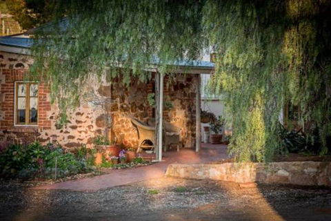 Lucys Cottage - Whitsundays Accommodation 6