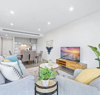 HomeHotel Luxury Apt with Shopping Mall Downstairs - Whitsundays Accommodation