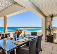 Gold Sands Beach Apartment - Whitsundays Accommodation