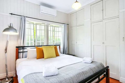 Quiet 3 Bedroom House In Albion With Parking - Whitsundays Accommodation 5