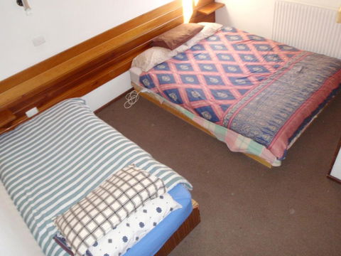 Retro 2 Bedroom & 2 Loft Apartment - Whitsundays Accommodation 6