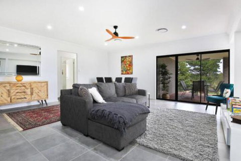 Rockwall Pet Friendly Fire Pit - Whitsundays Accommodation 0