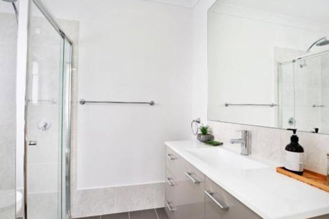 Rockwall Pet Friendly Fire Pit - Whitsundays Accommodation 2
