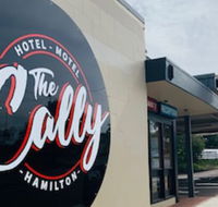 The Caledonian Hotel Motel - Whitsundays Accommodation