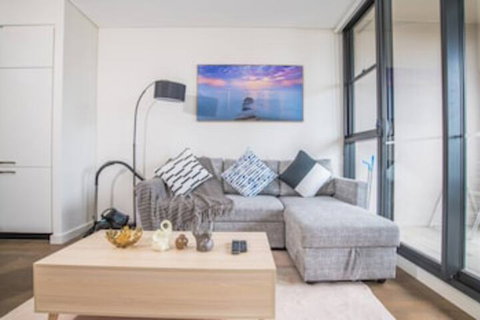 Bright & Modern! 2bed 2bath APT With Parking - Whitsundays Accommodation 0