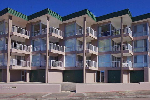 Dolphin Court 12 - Whitsundays Accommodation 3