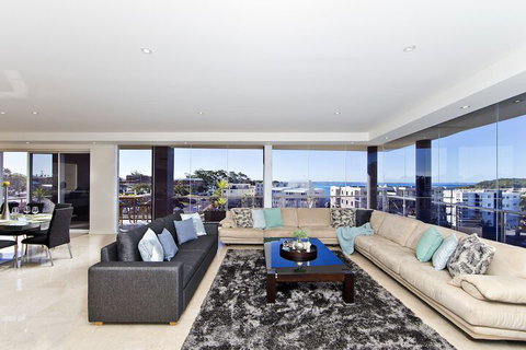 Penthouse Palace - Whitsundays Accommodation 1