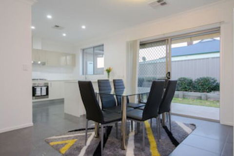 Douro Place - Whitsundays Accommodation 0