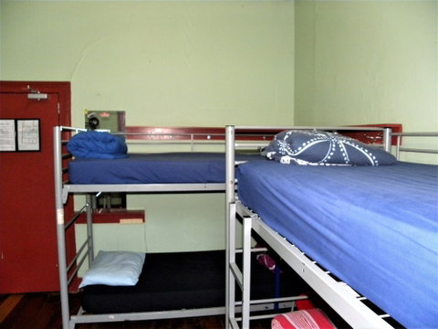 Market Tavern - Hostel And Bar - Whitsundays Accommodation 6