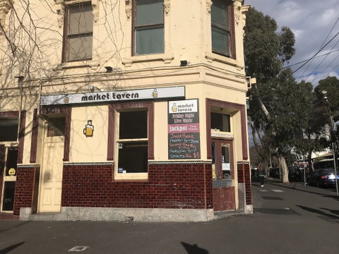 Market Tavern - Hostel And Bar - Whitsundays Accommodation 1