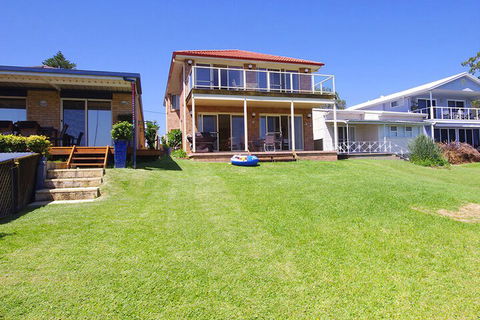 Blue Water At Mannering Park - Whitsundays Accommodation 1