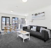 HOLT1 Crows Nest Holtermann Street - Whitsundays Accommodation