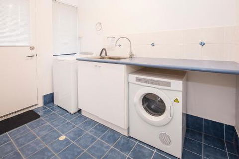 Daves Digs - Whitsundays Accommodation 4