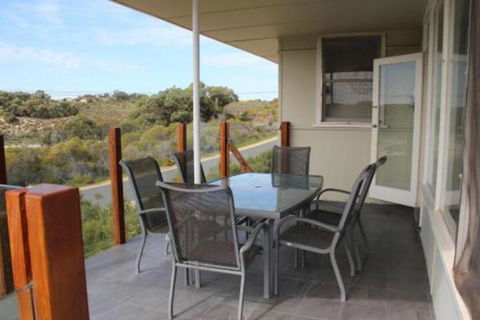 River Panorama Beach House - Whitsundays Accommodation 3