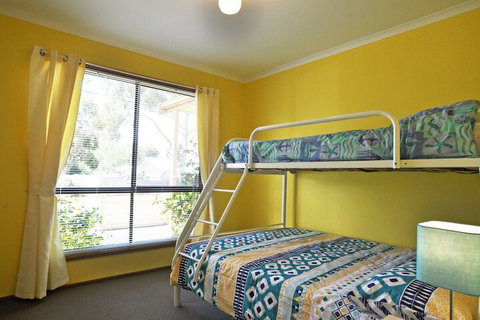 Alwyns By THE SEA PET Friendly - Whitsundays Accommodation 6