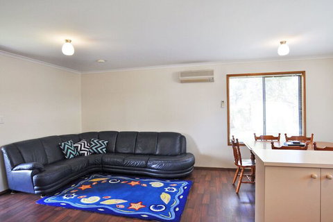 Alwyns By THE SEA PET Friendly - Whitsundays Accommodation 2