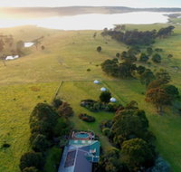Tilba Lake House - Whitsundays Accommodation