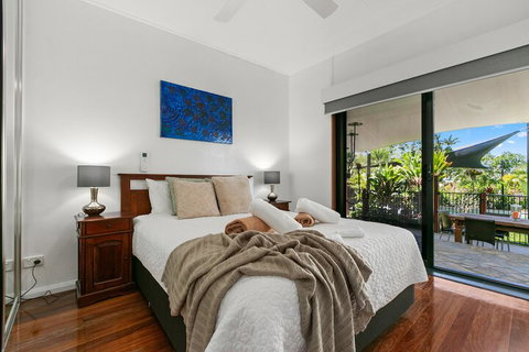 Tropical 3 Bedroom House, Pool Plus 4th Bedroom Bungalow - Whitsundays Accommodation 4